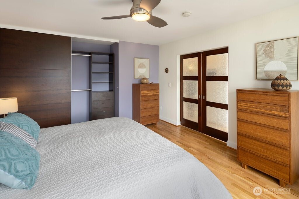 515 W Olympic Place Unit: 208
