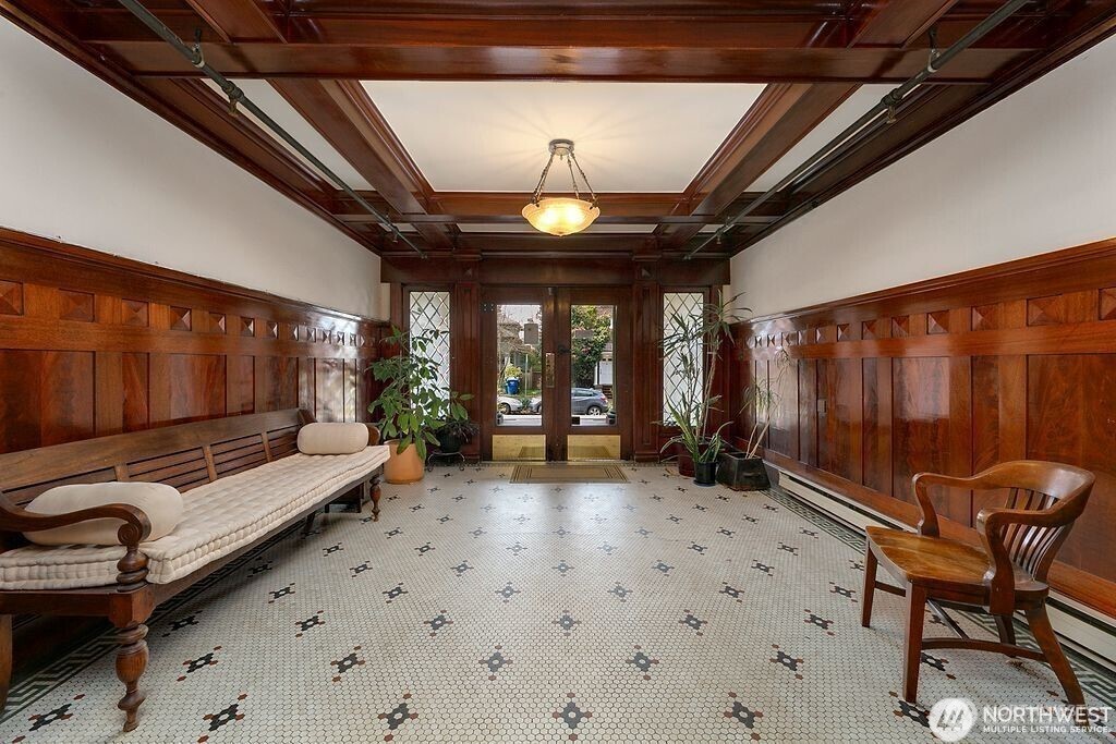 626 13th Avenue E Unit: Q