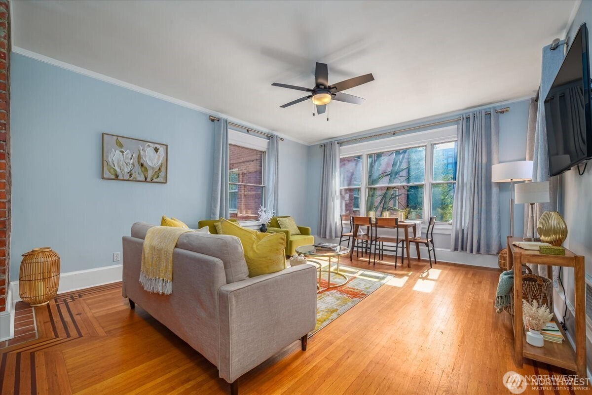 626 13th Avenue E Unit: Q