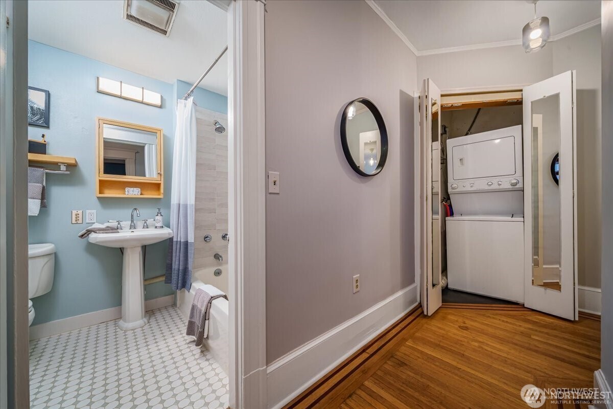 626 13th Avenue E Unit: Q