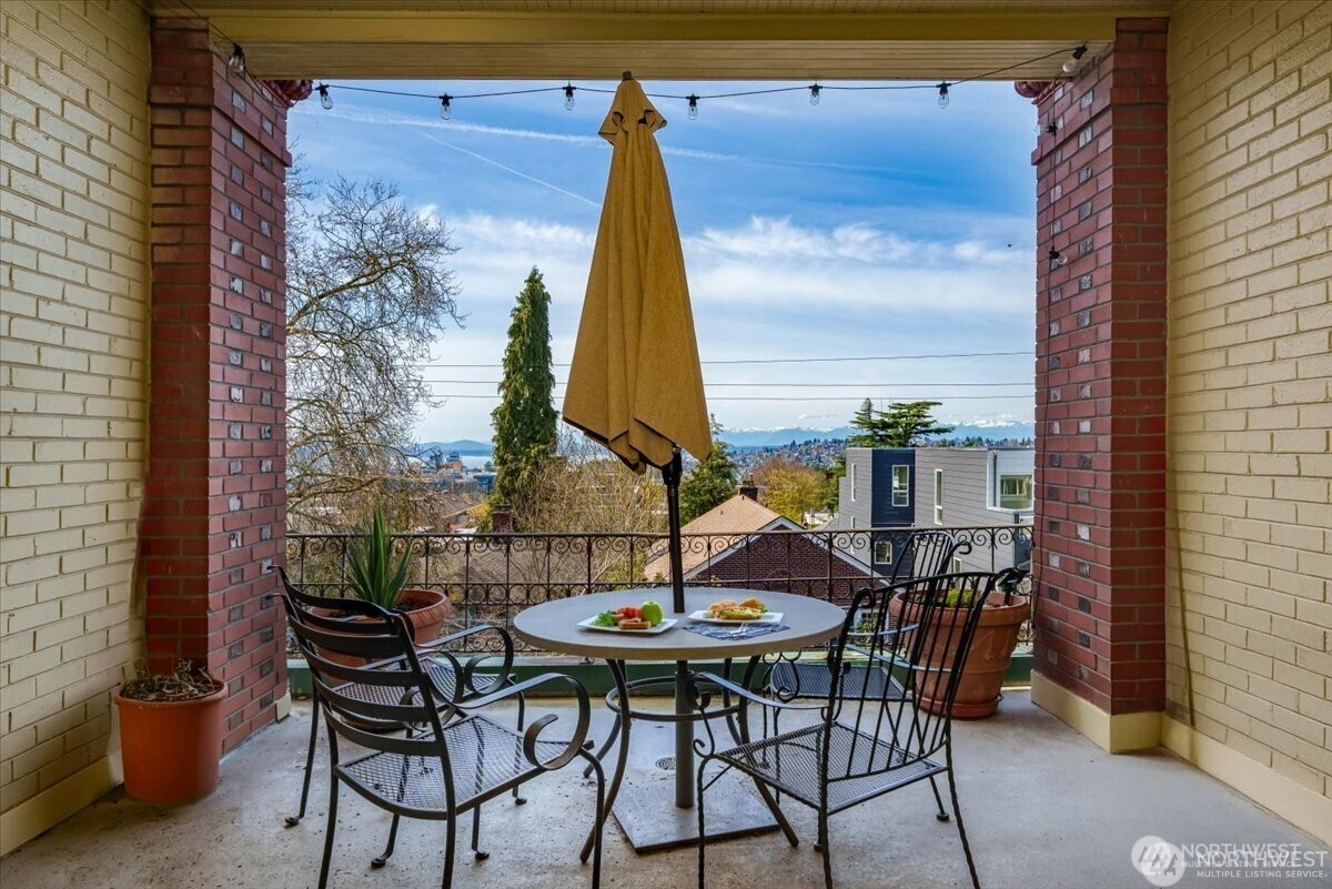 626 13th Avenue E Unit: Q