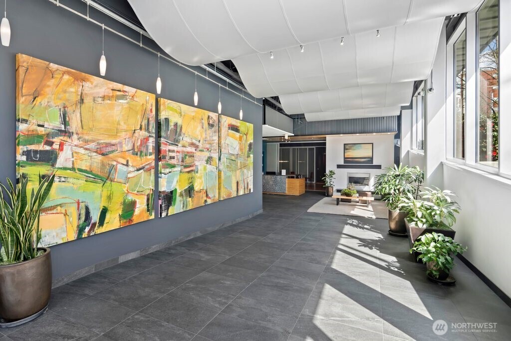 3104 Western Avenue Unit: 602