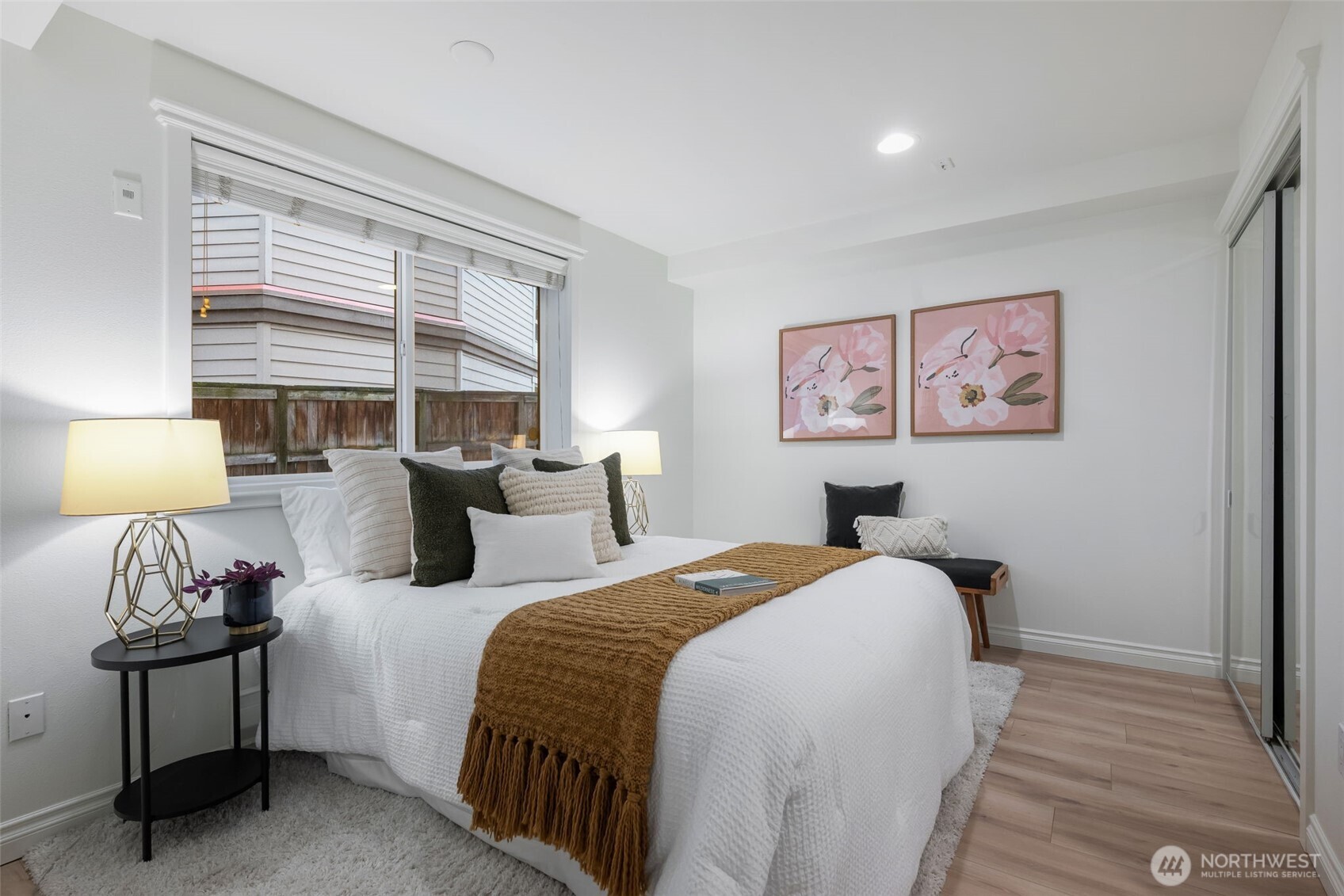 717 E Denny Way Unit: 1A