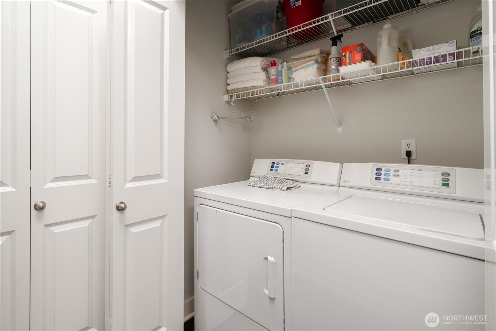 3217 Eastlake Avenue E Unit: 210