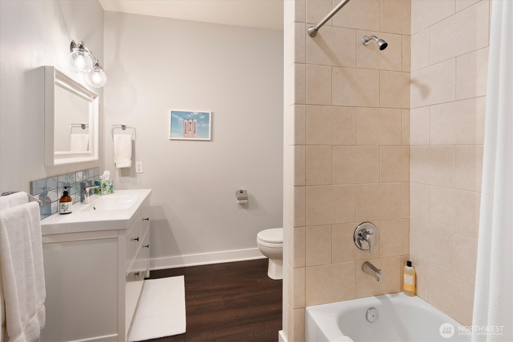 3217 Eastlake Avenue E Unit: 210