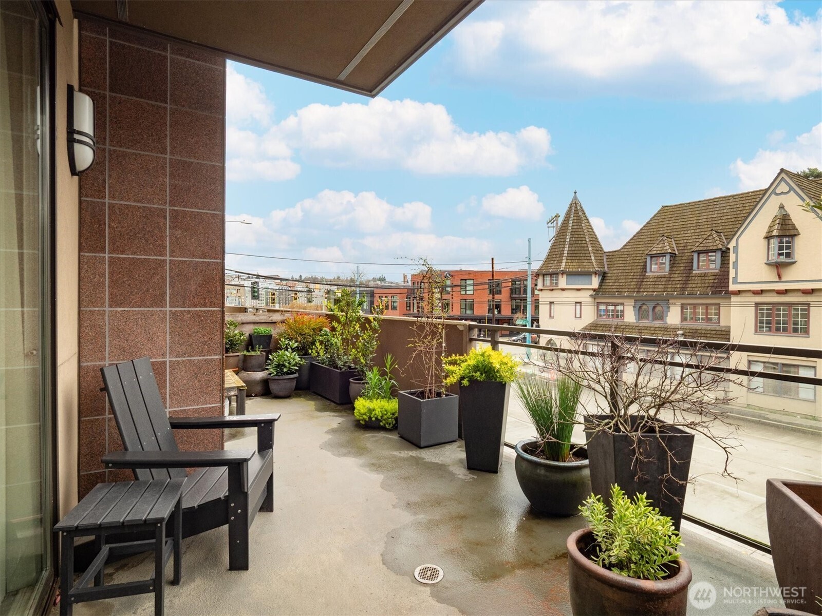 3217 Eastlake Avenue E Unit: 210