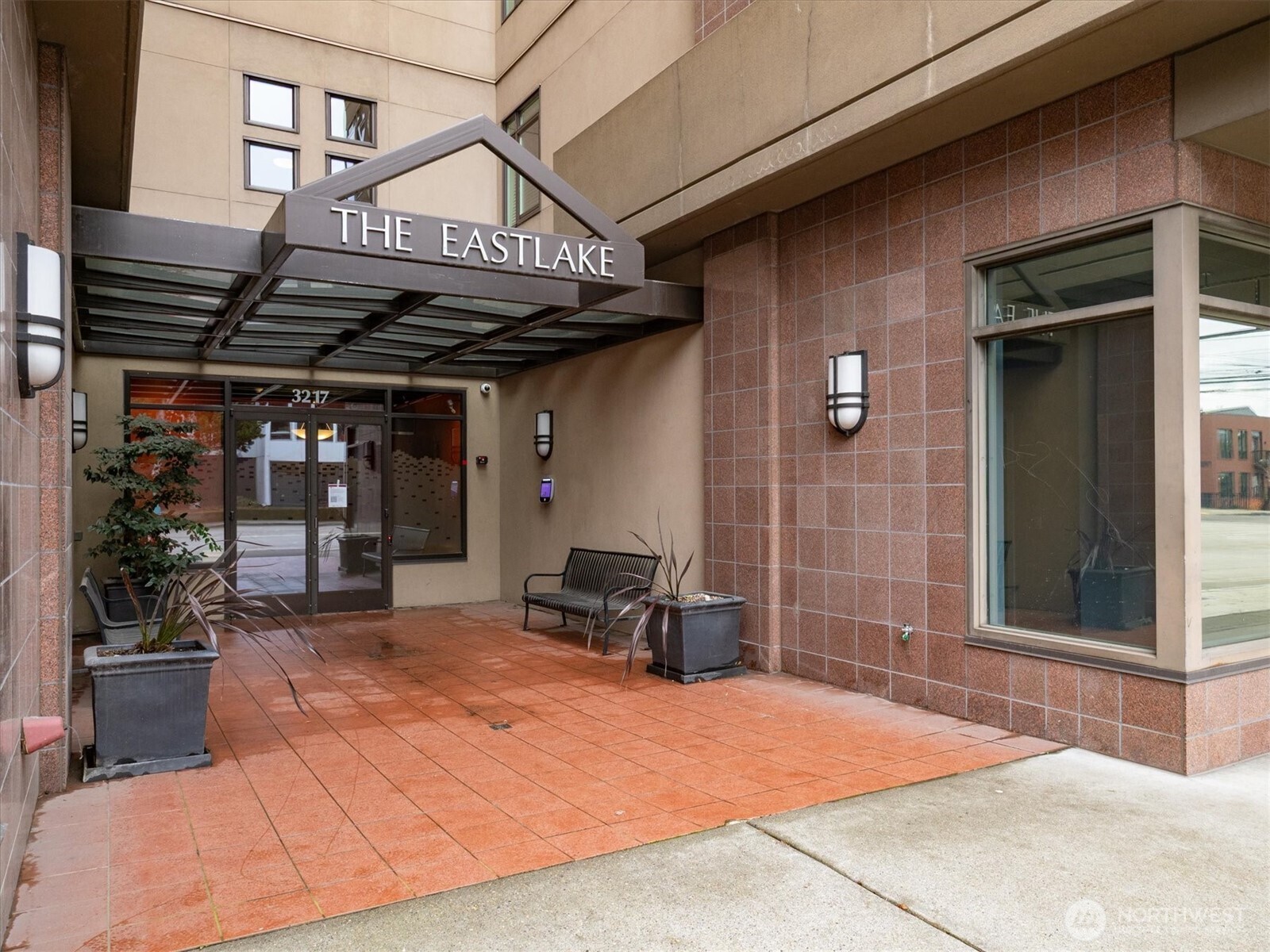 3217 Eastlake Avenue E Unit: 210