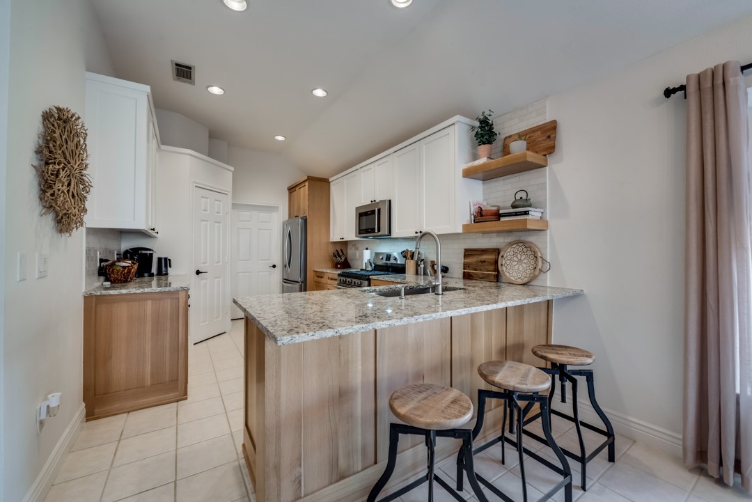 10060 Cambridge Drive