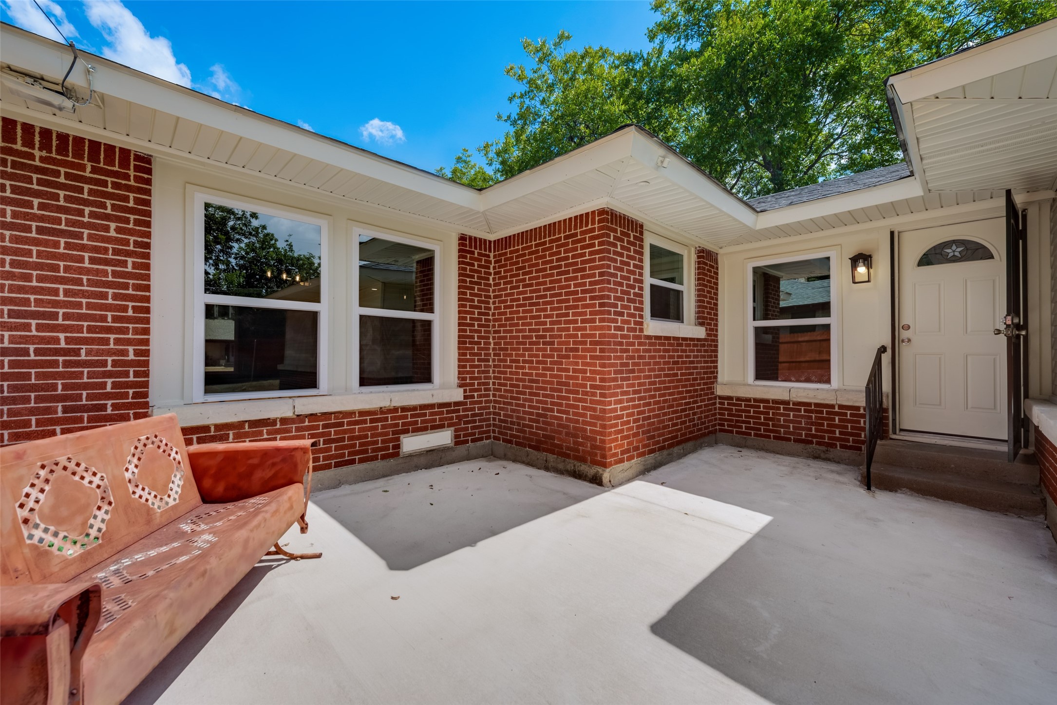 2336 Dugald Place