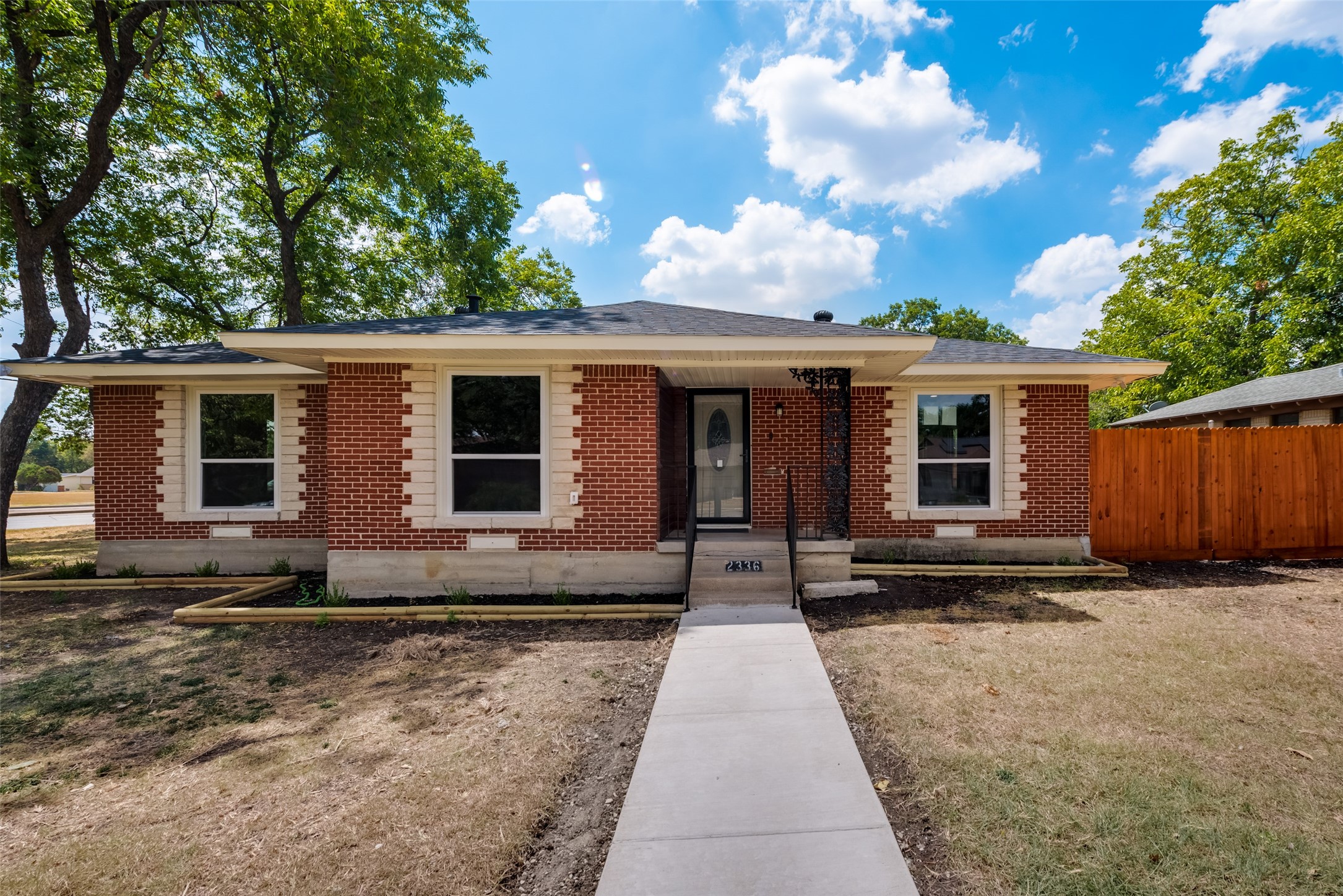 2336 Dugald Place