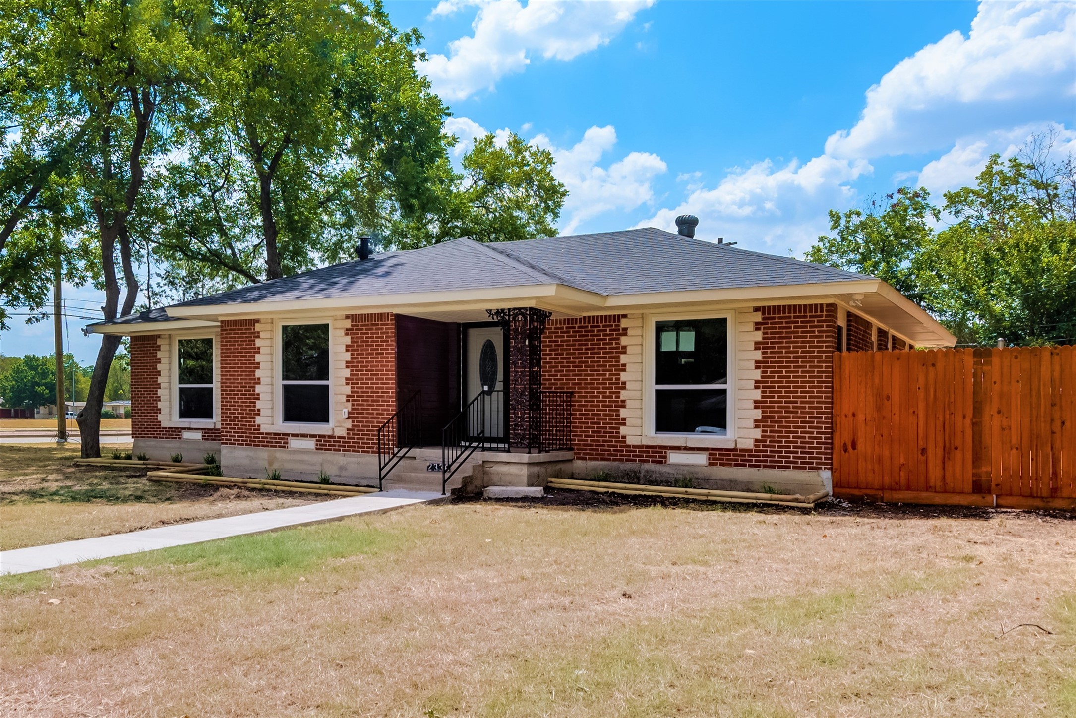 2336 Dugald Place