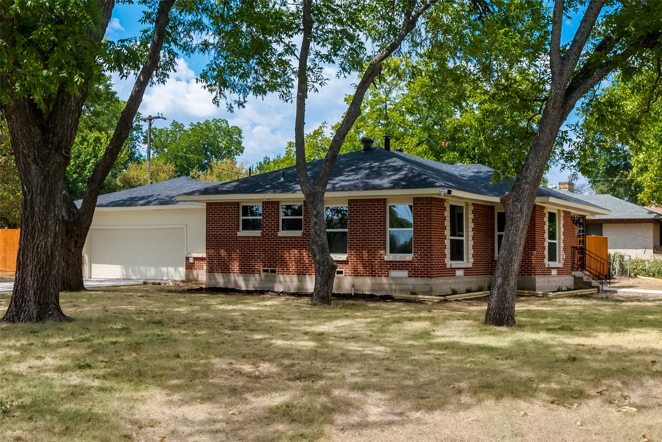 2336 Dugald Place