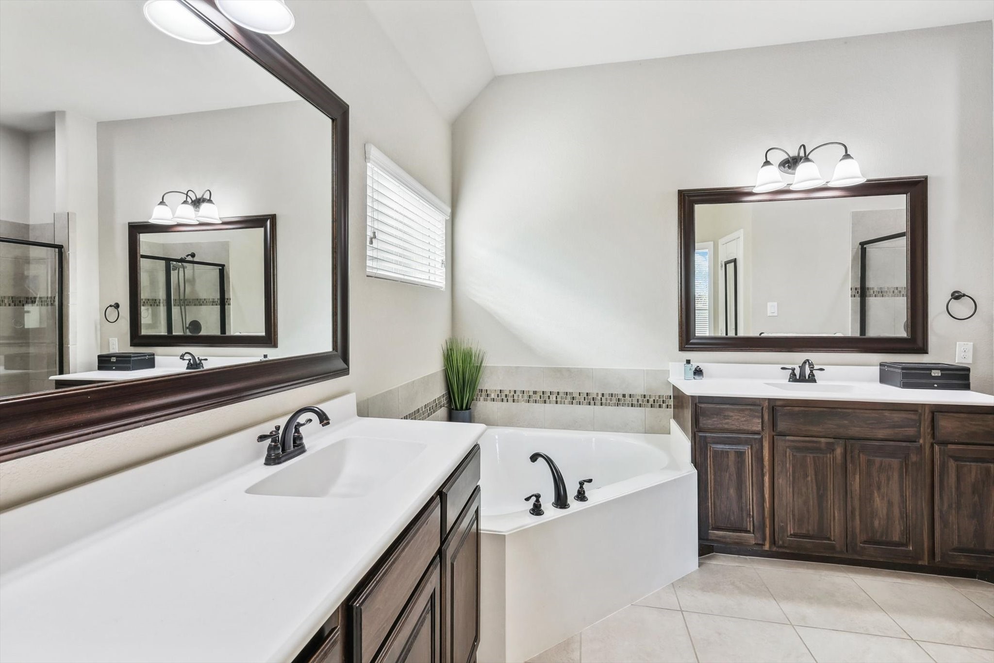 12333 Cedar Knoll