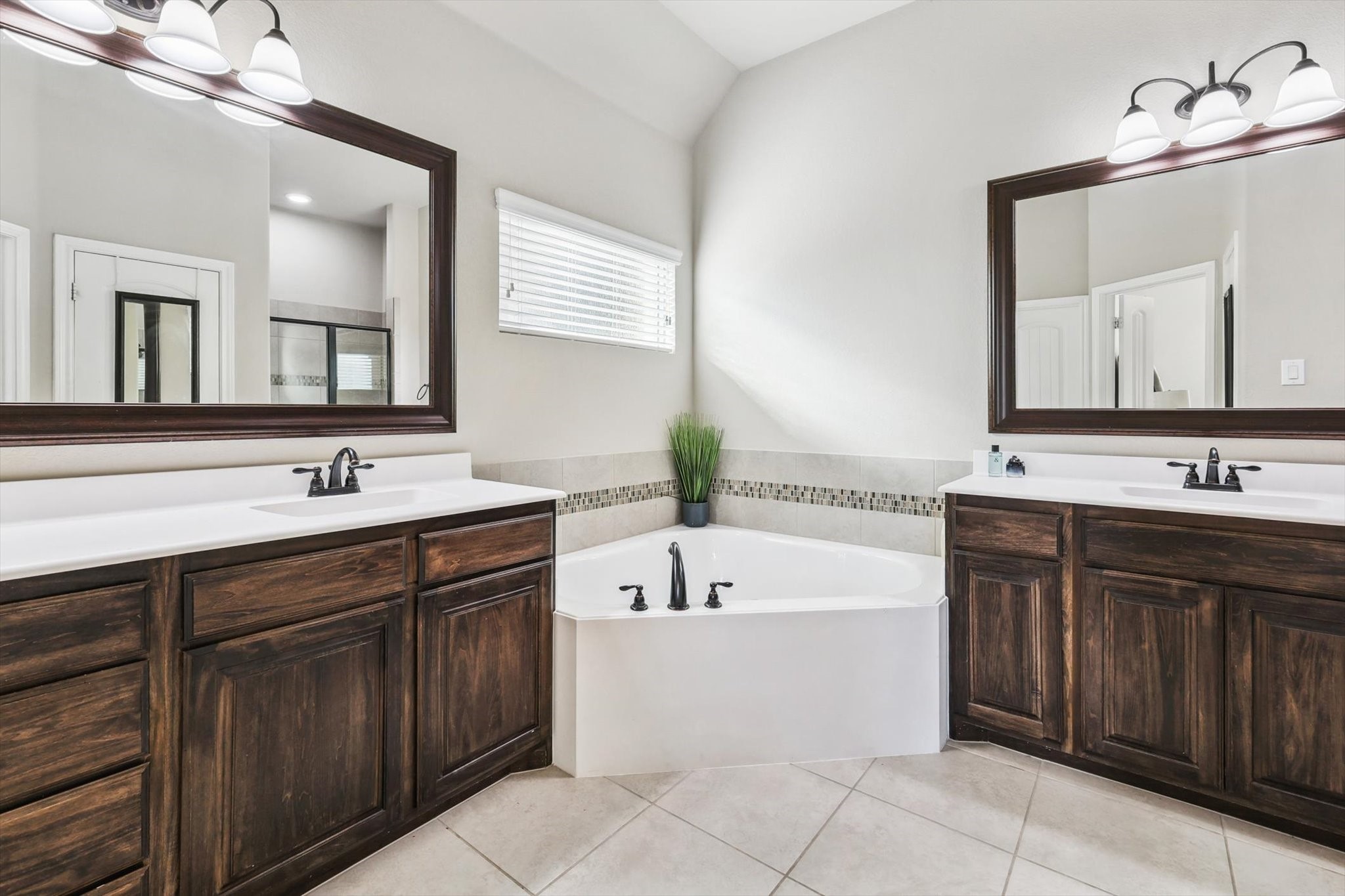 12333 Cedar Knoll