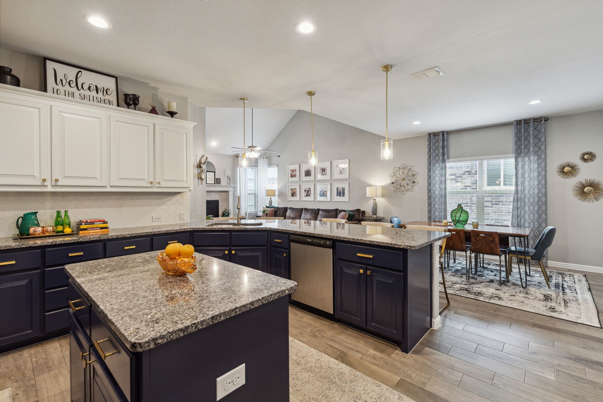 2412 Mockingbird Court