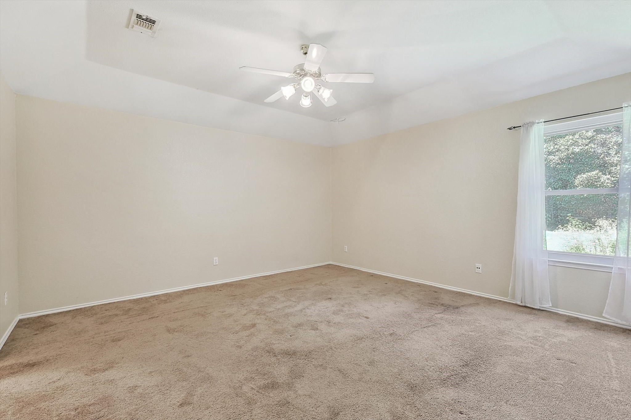 1210 HIDDEN OAKS