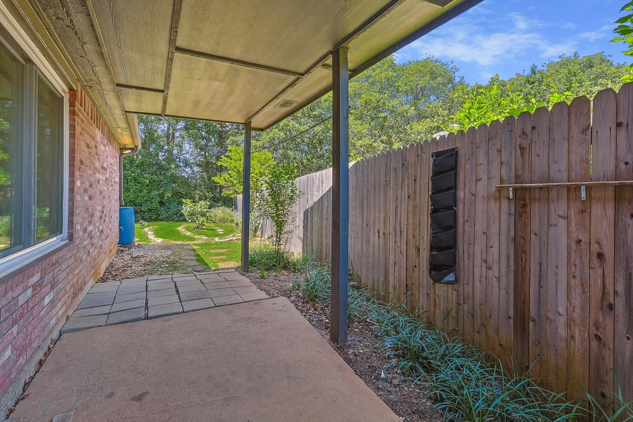 1210 HIDDEN OAKS