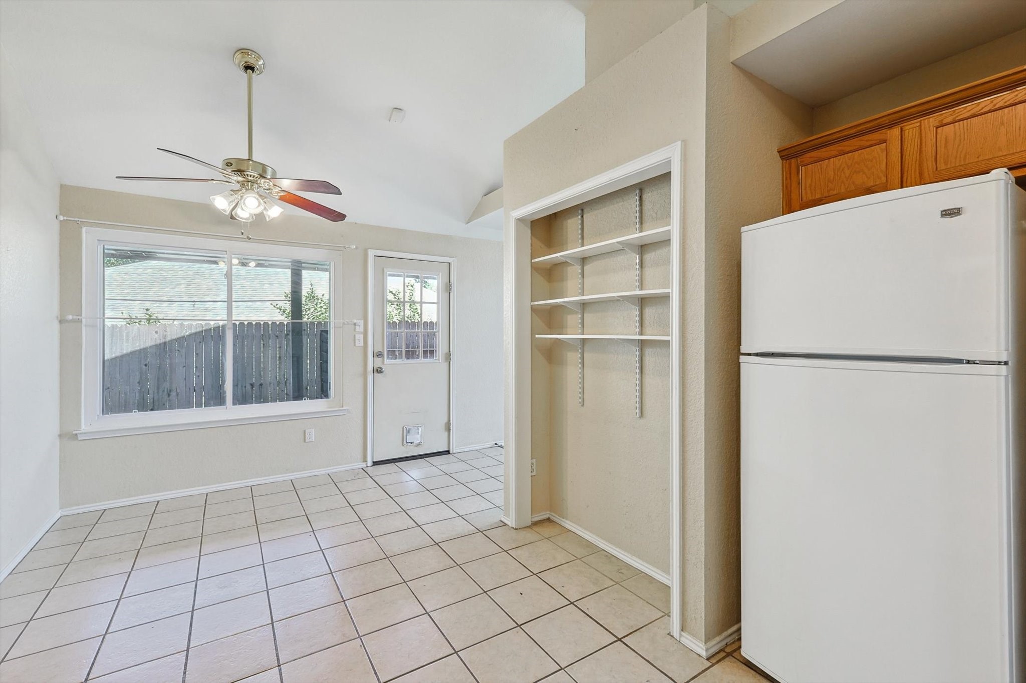 1210 HIDDEN OAKS