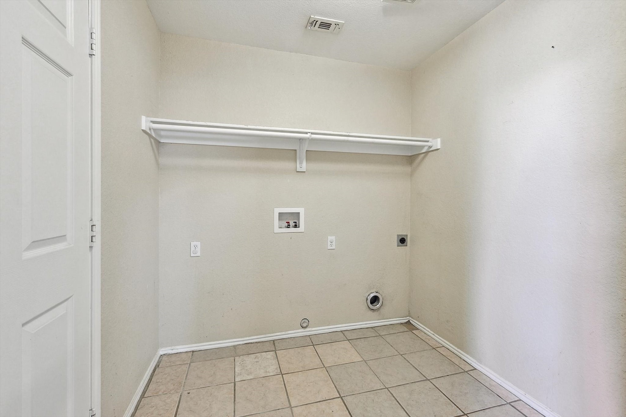 1210 HIDDEN OAKS