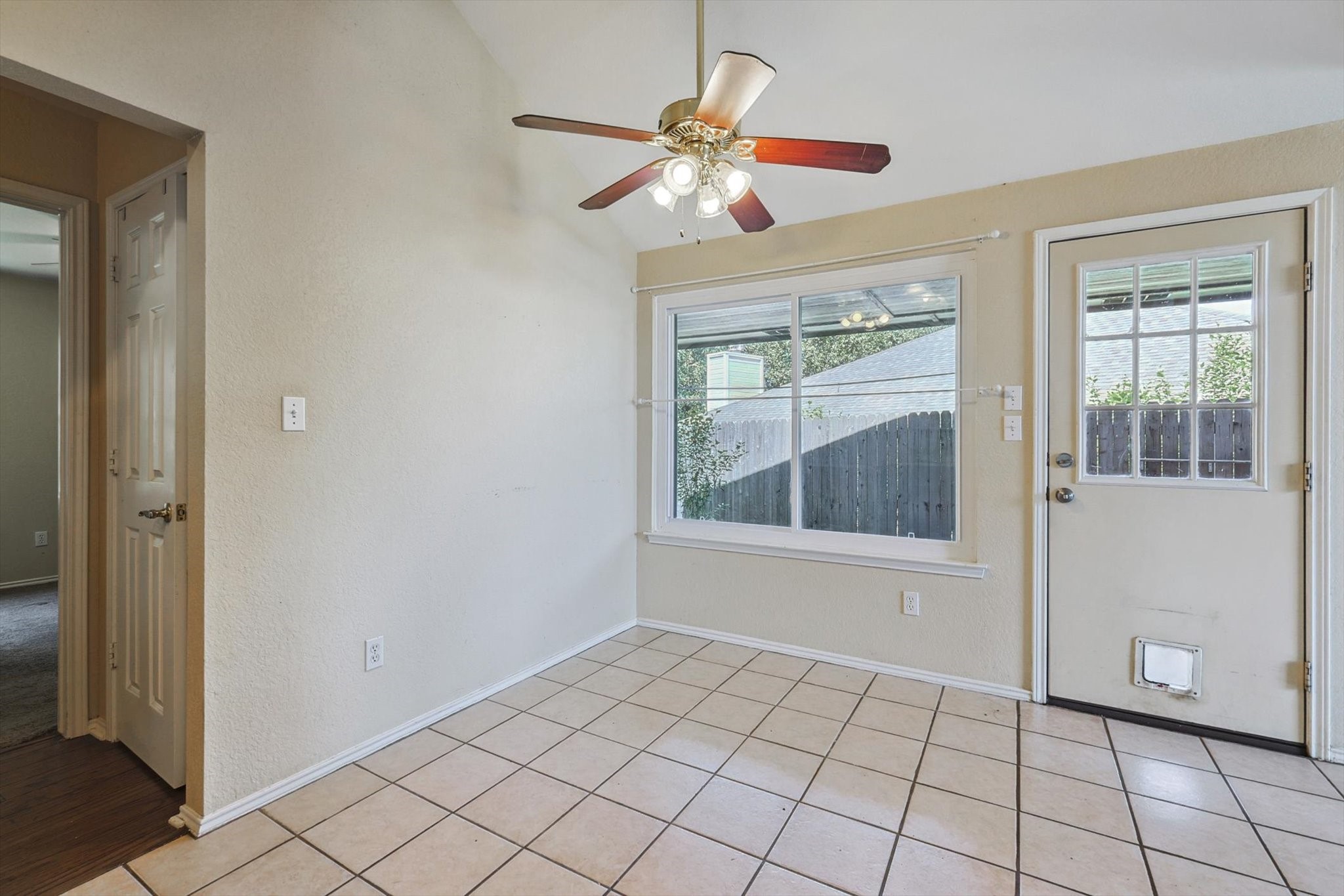 1210 HIDDEN OAKS