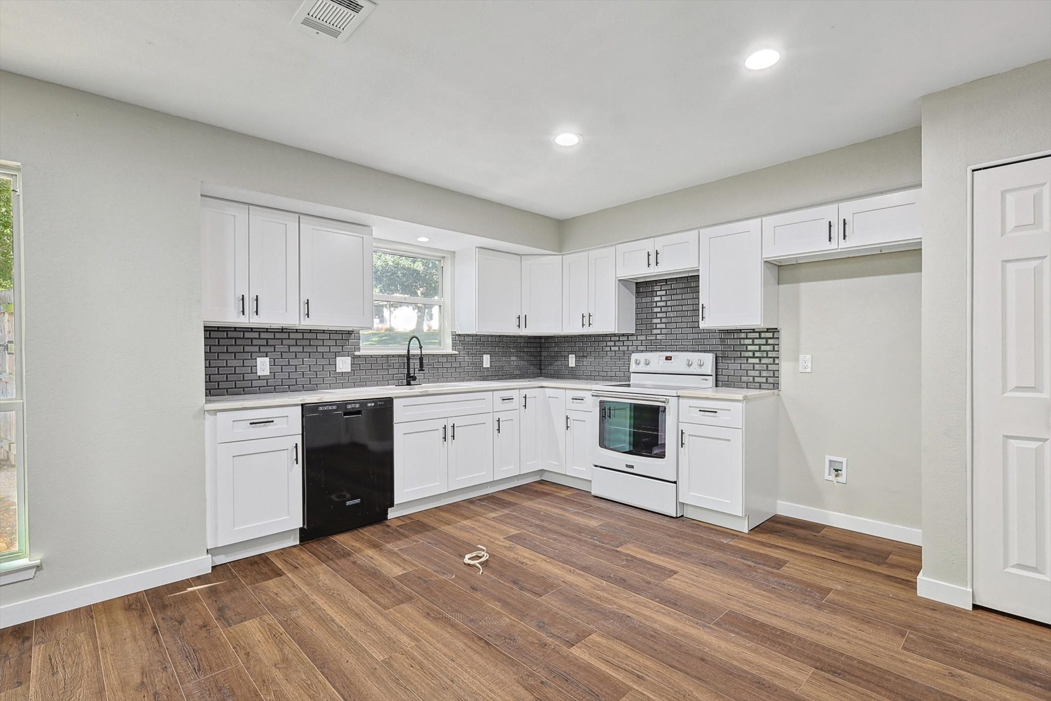 1302 Palm