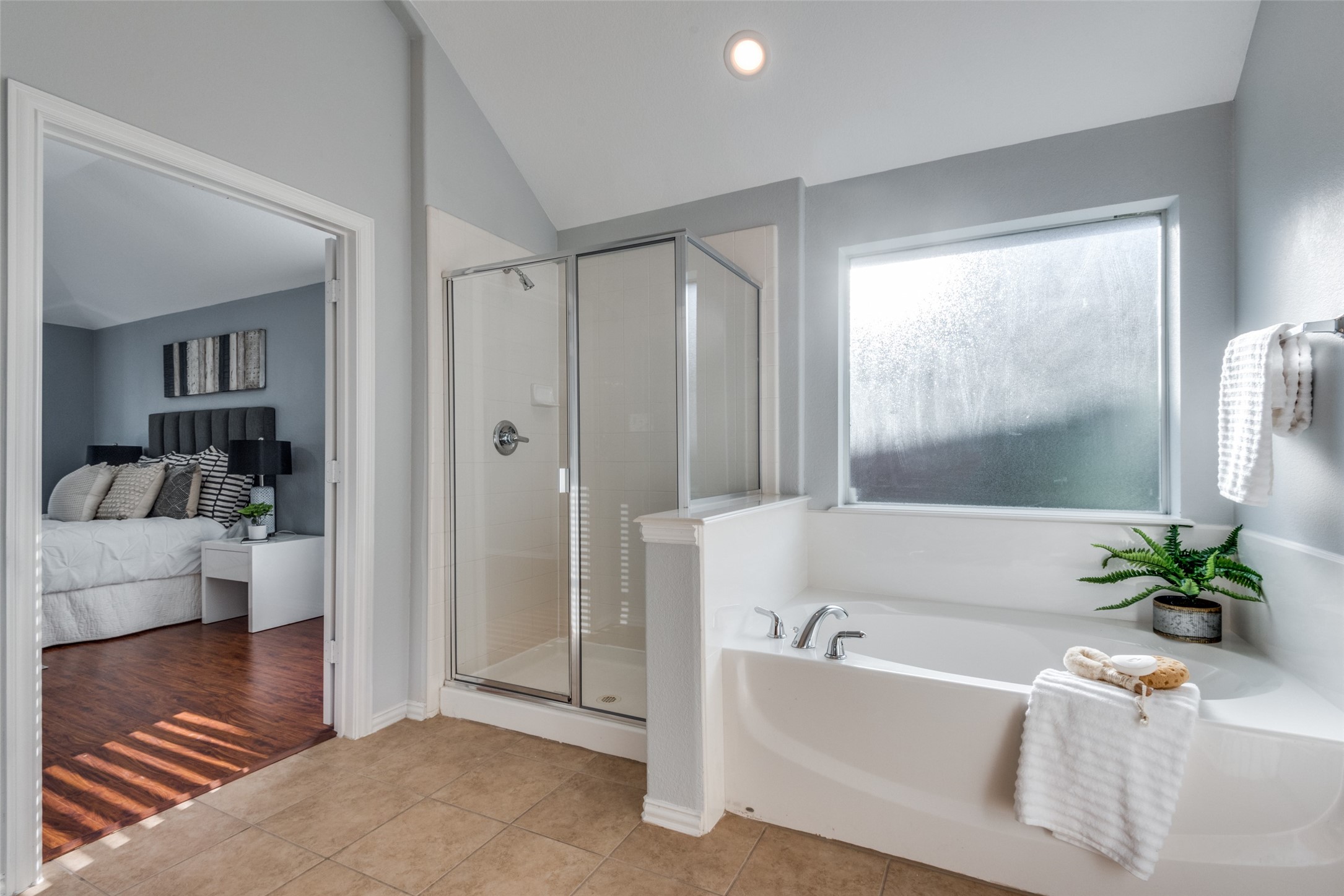 1604 Tanglerose Drive