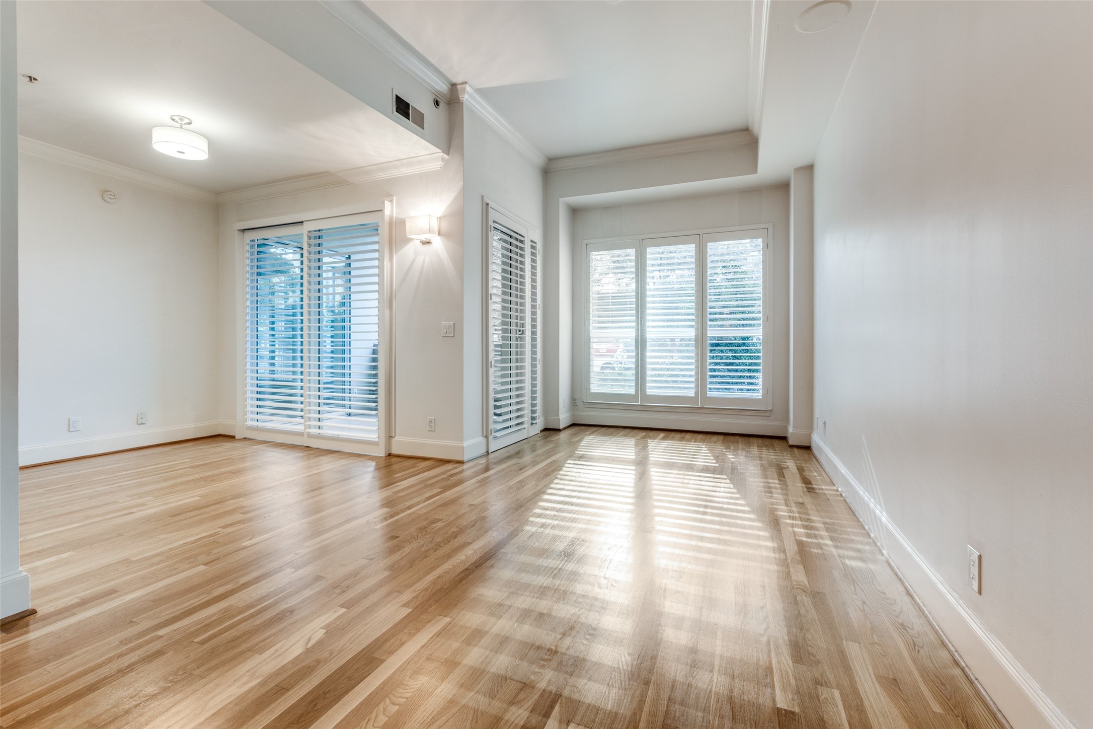 3401 Lee Parkway 101