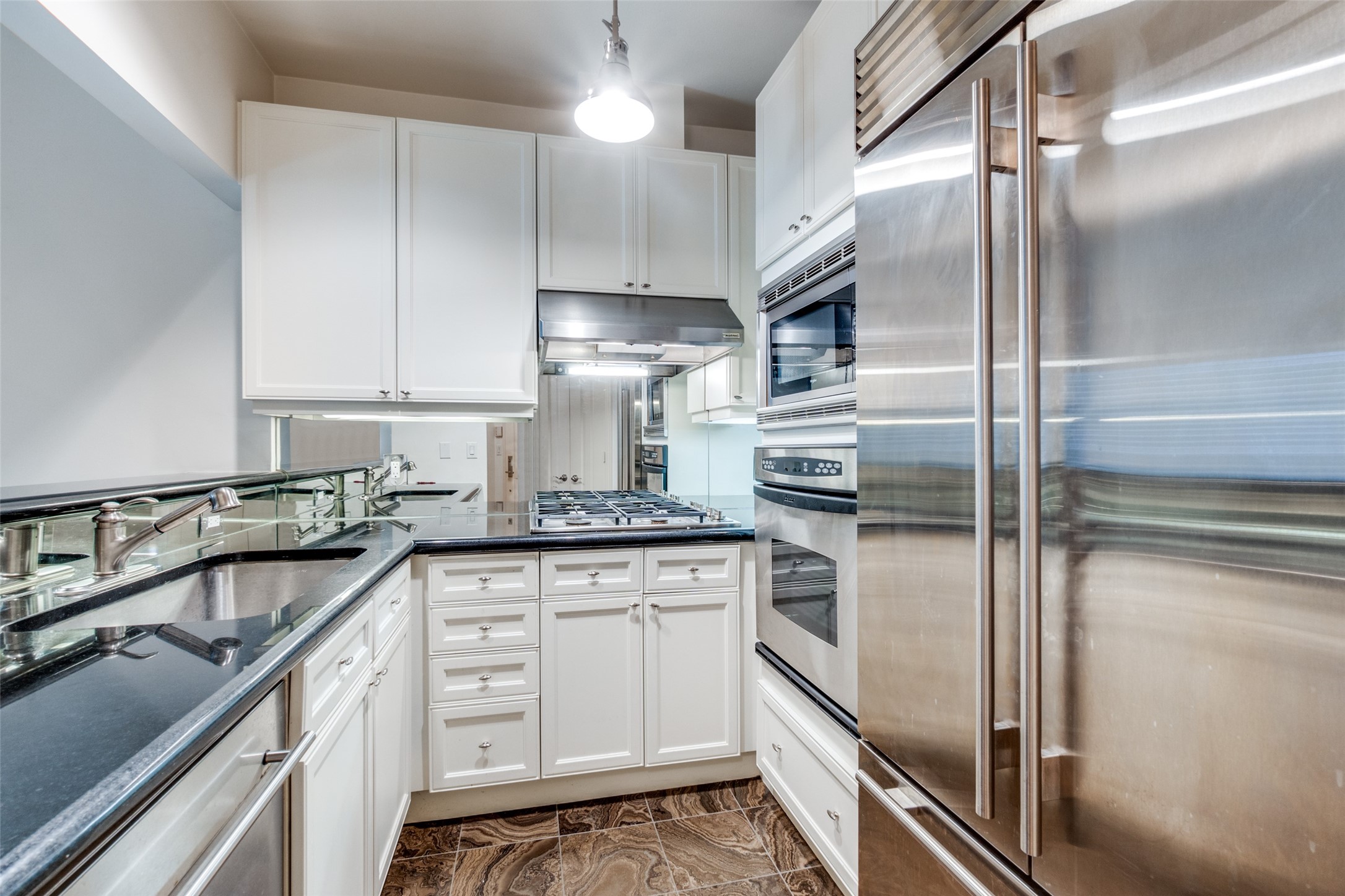 3401 Lee Parkway 101