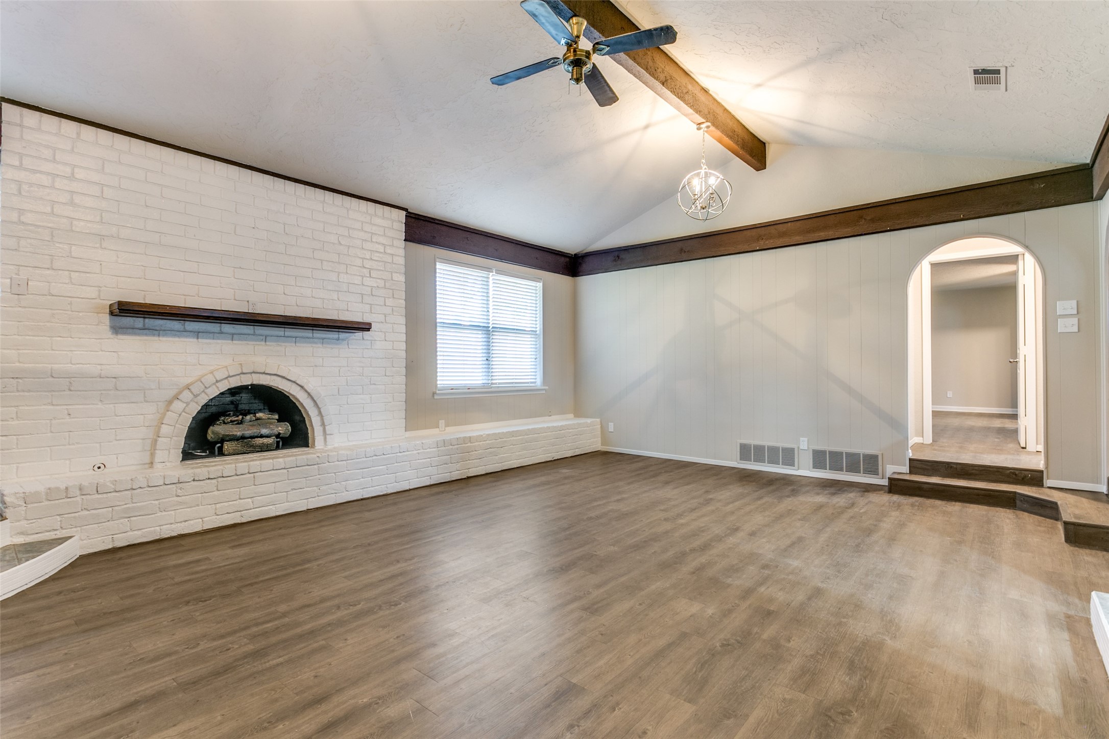 1404 Overlook Drive