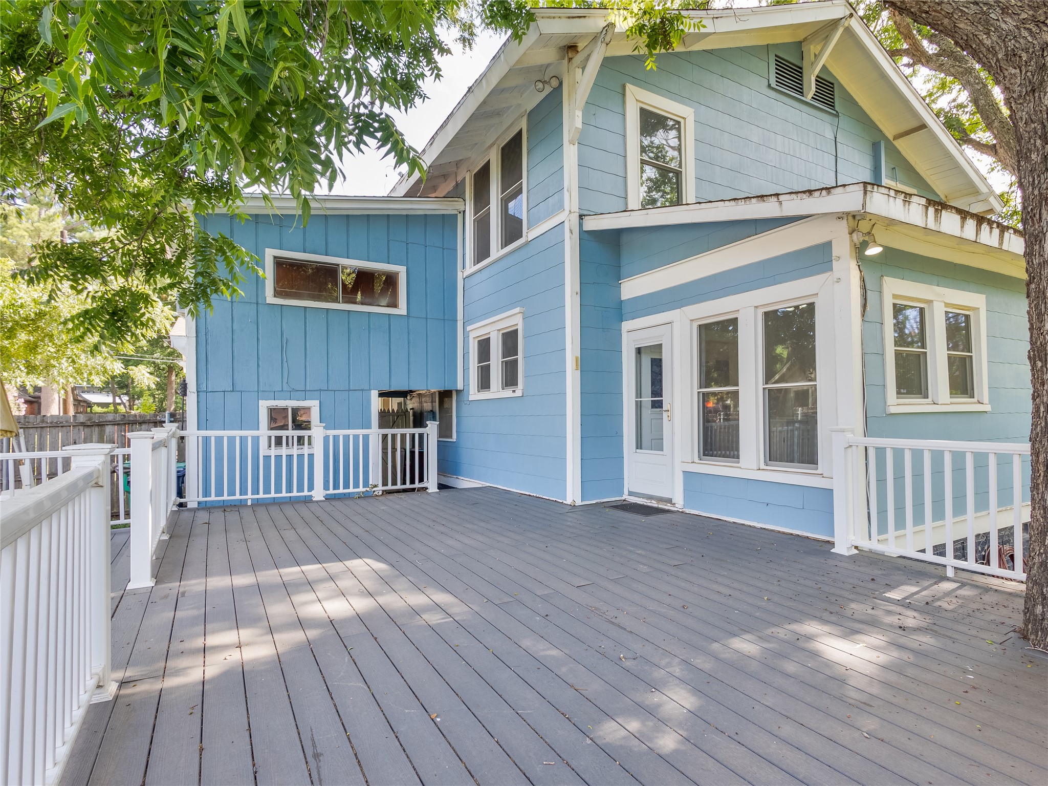 1114 W Congress Street