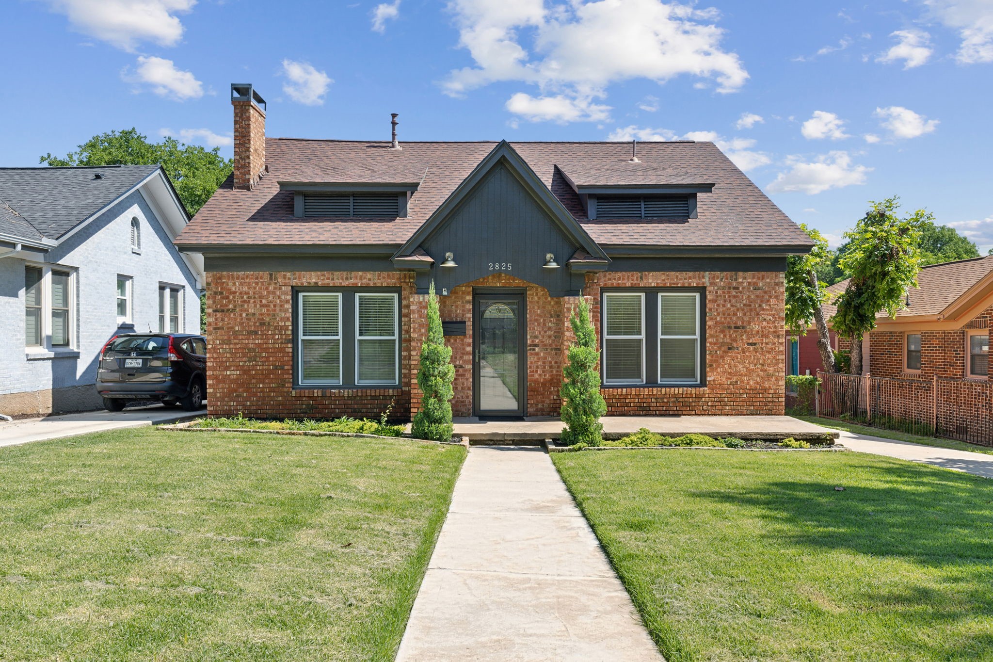 2825 W 12th Street W