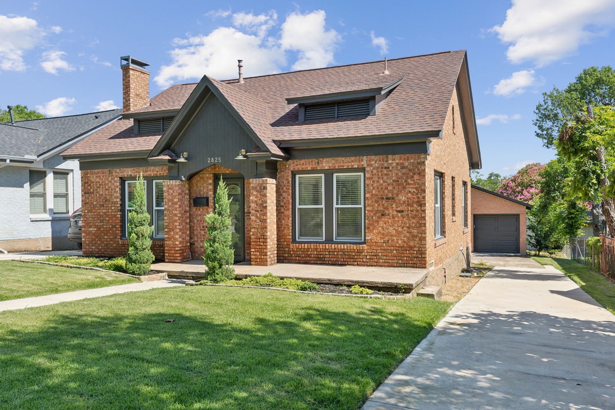2825 W 12th Street W