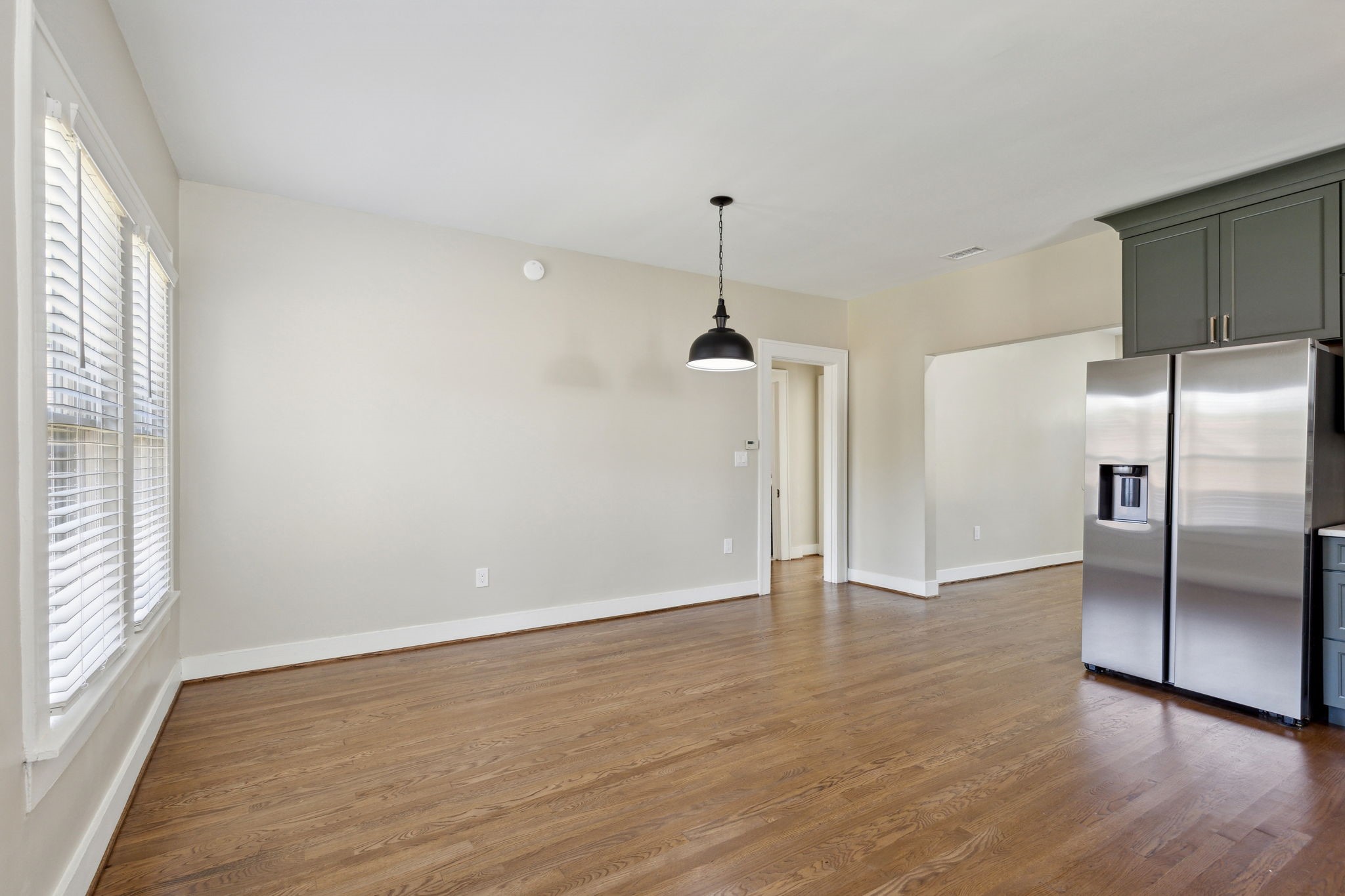 2825 W 12th Street W