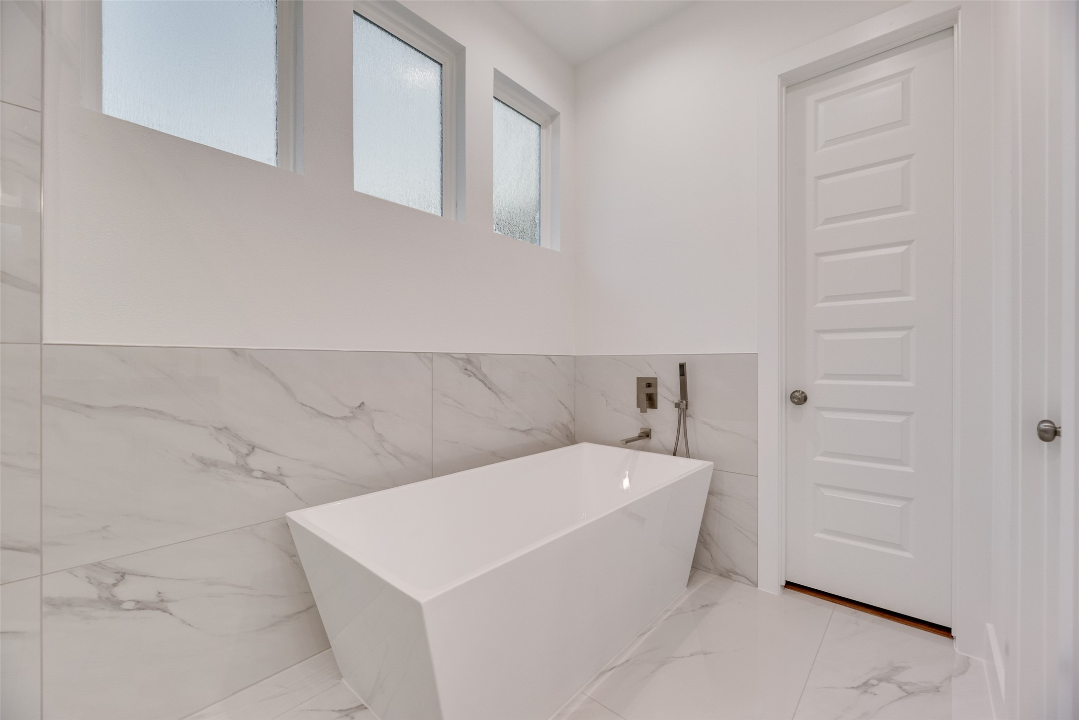 1392 Hartsdale Drive