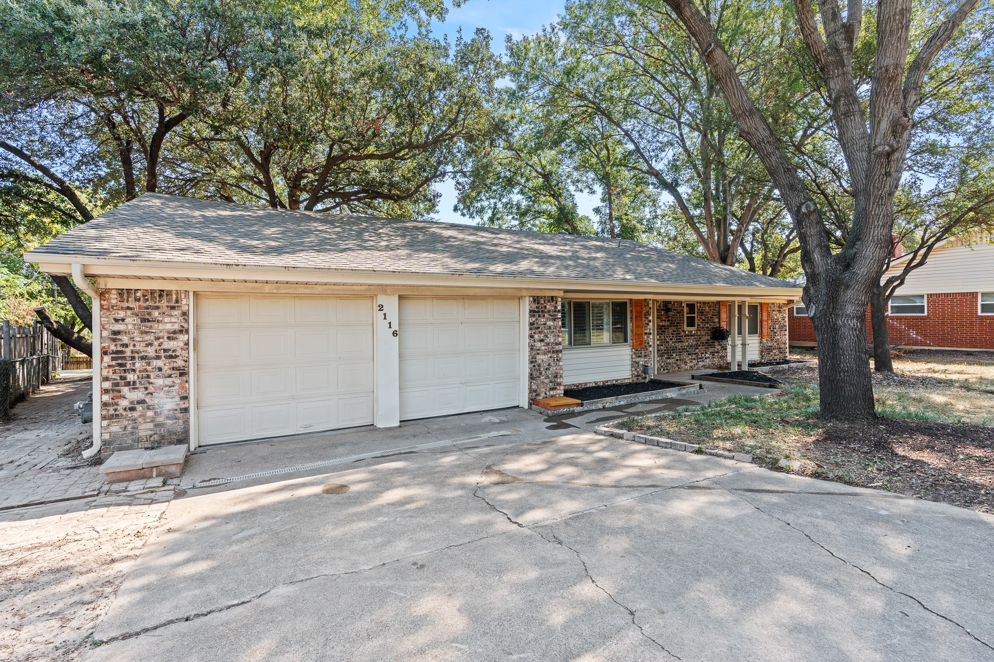 2116 Tamworth Court
