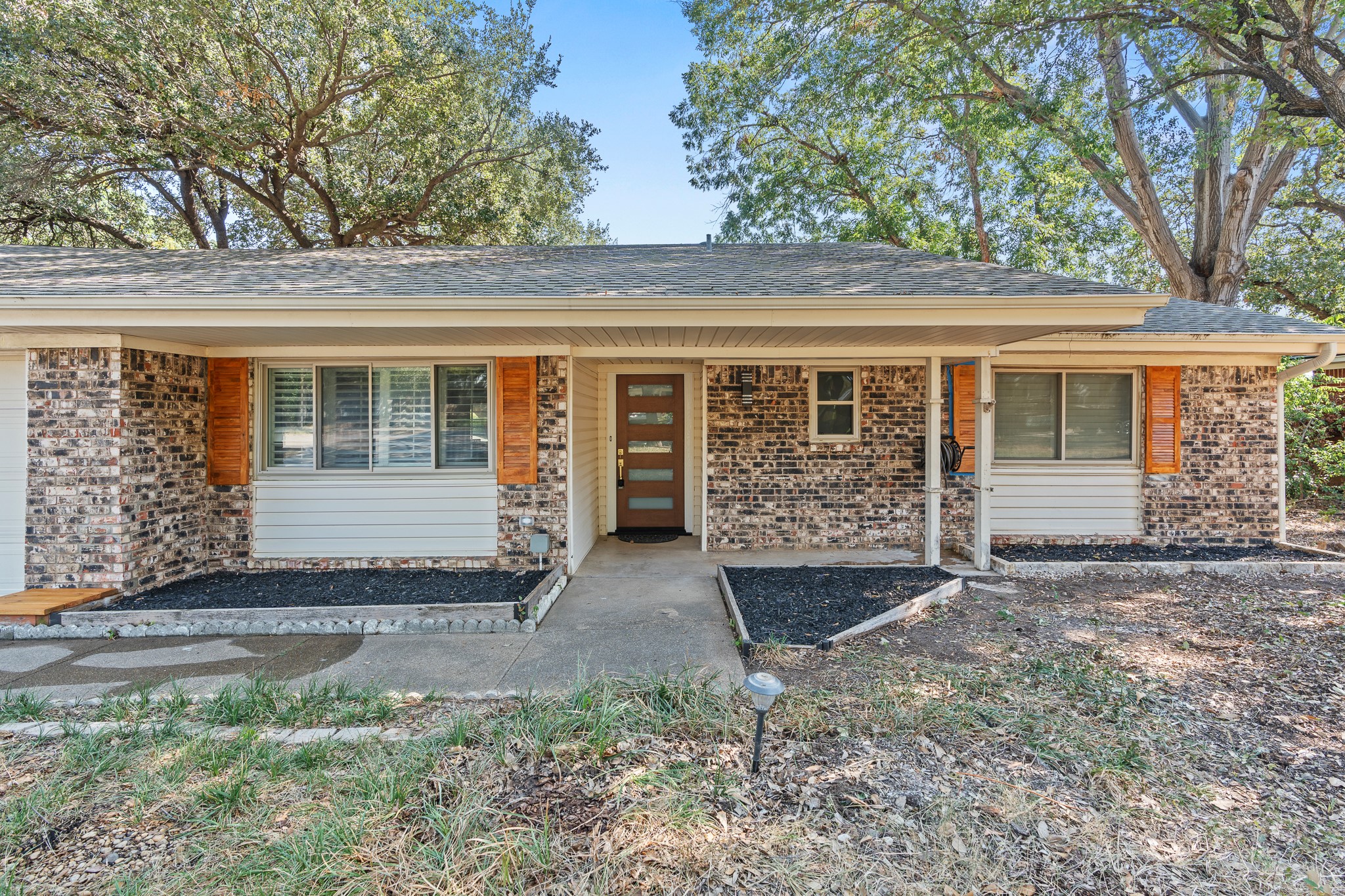 2116 Tamworth Court