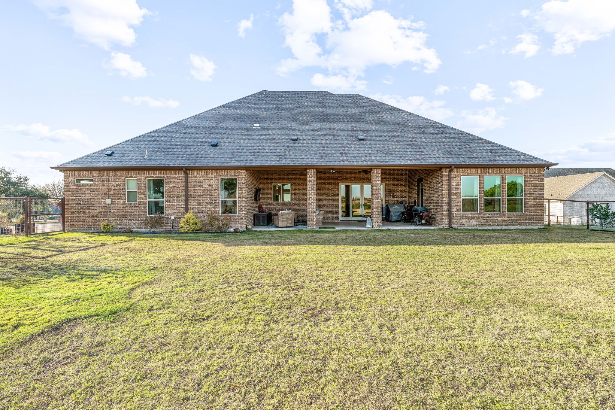 1077 Eagles Bluff Drive