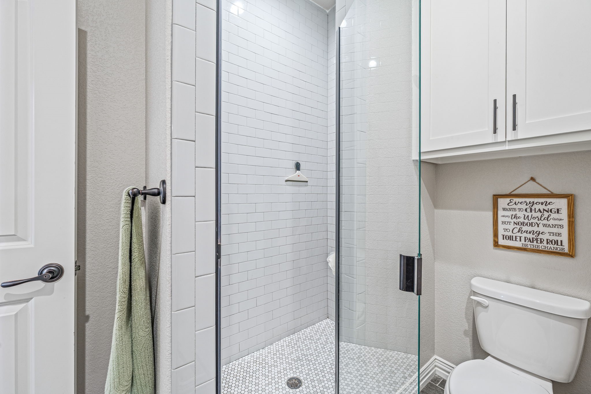 1077 Eagles Bluff Drive