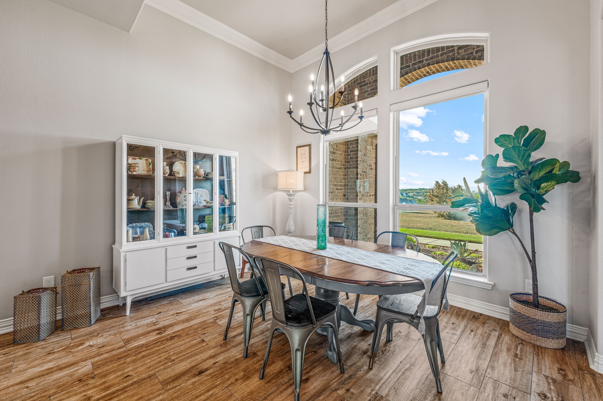 1077 Eagles Bluff Drive