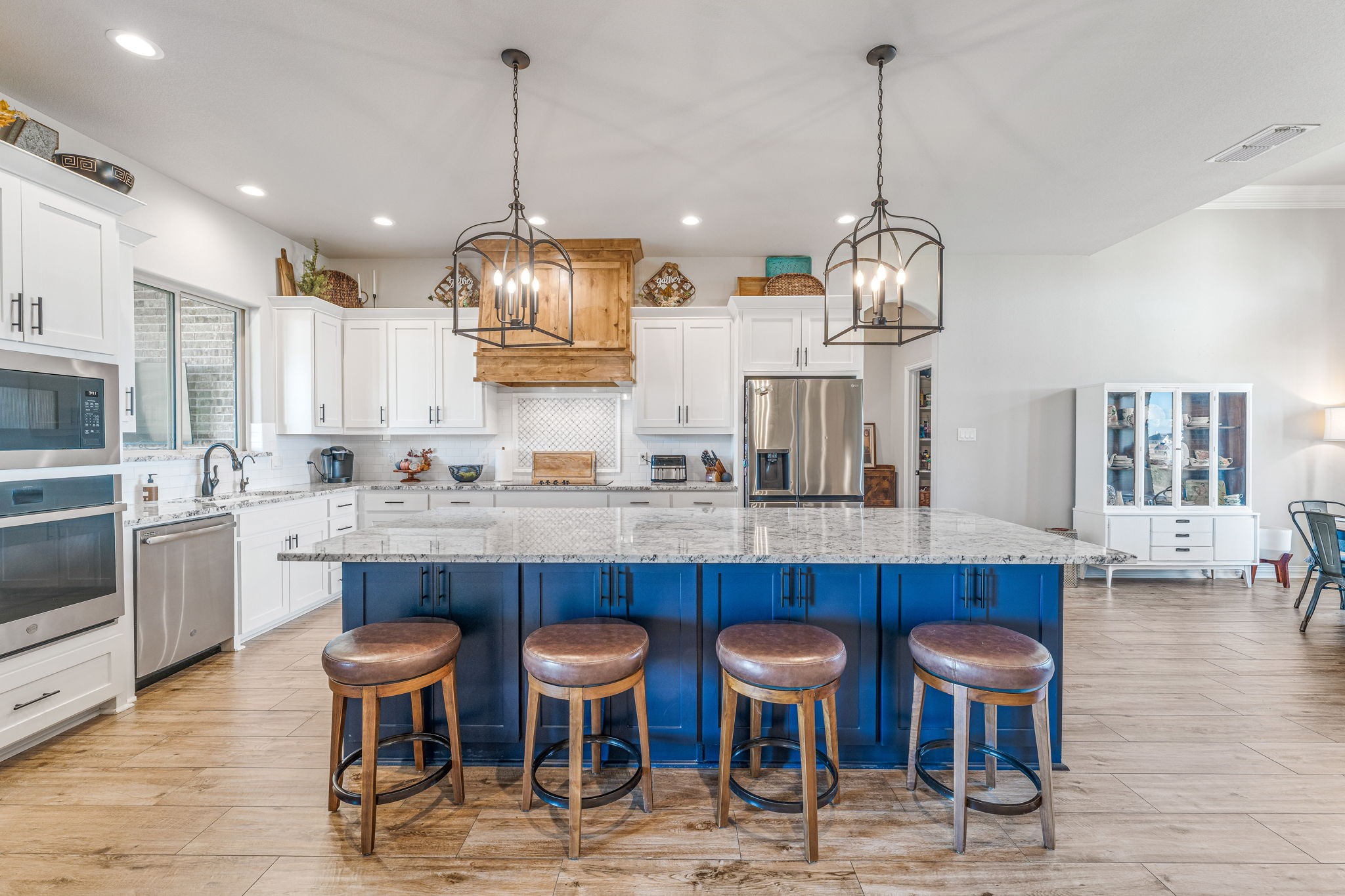 1077 Eagles Bluff Drive