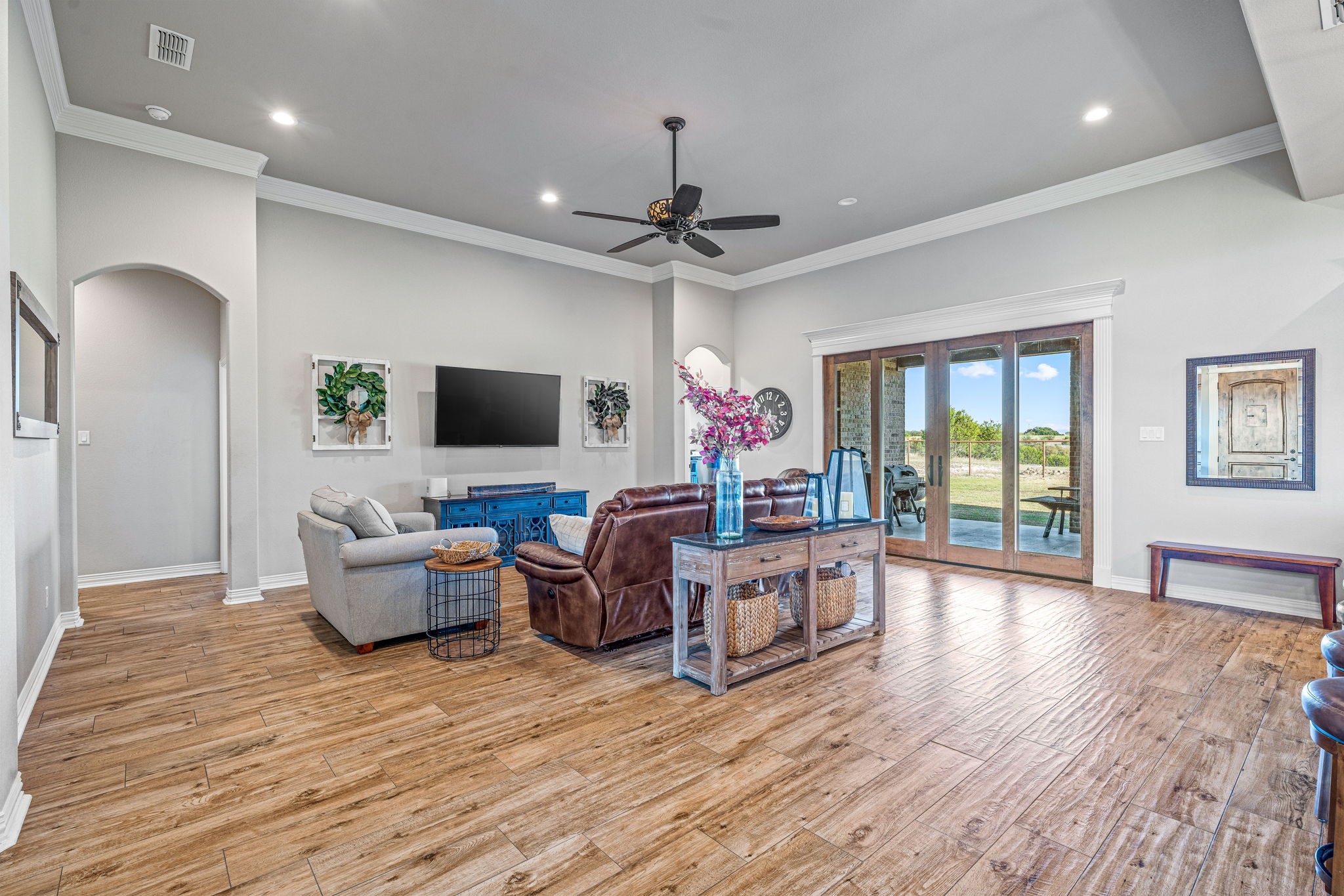 1077 Eagles Bluff Drive