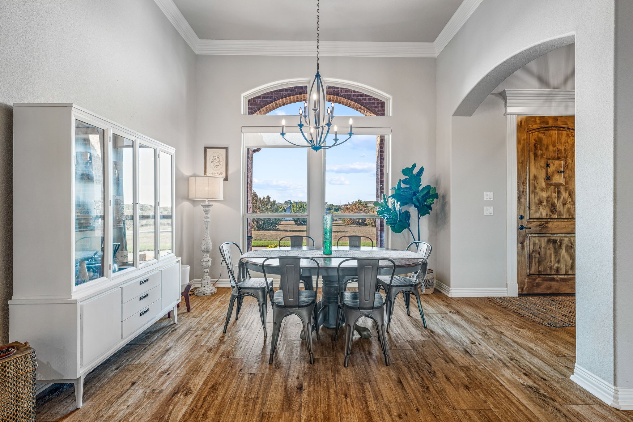 1077 Eagles Bluff Drive