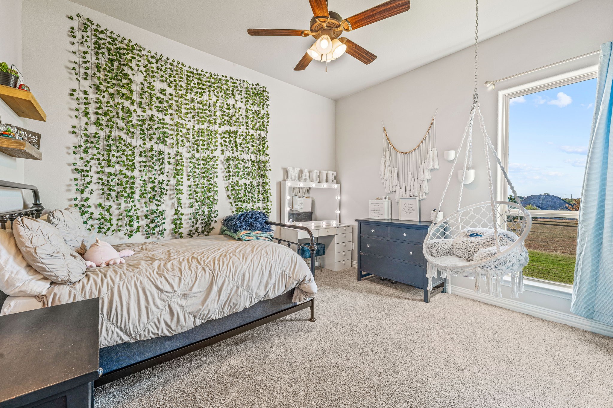 1077 Eagles Bluff Drive