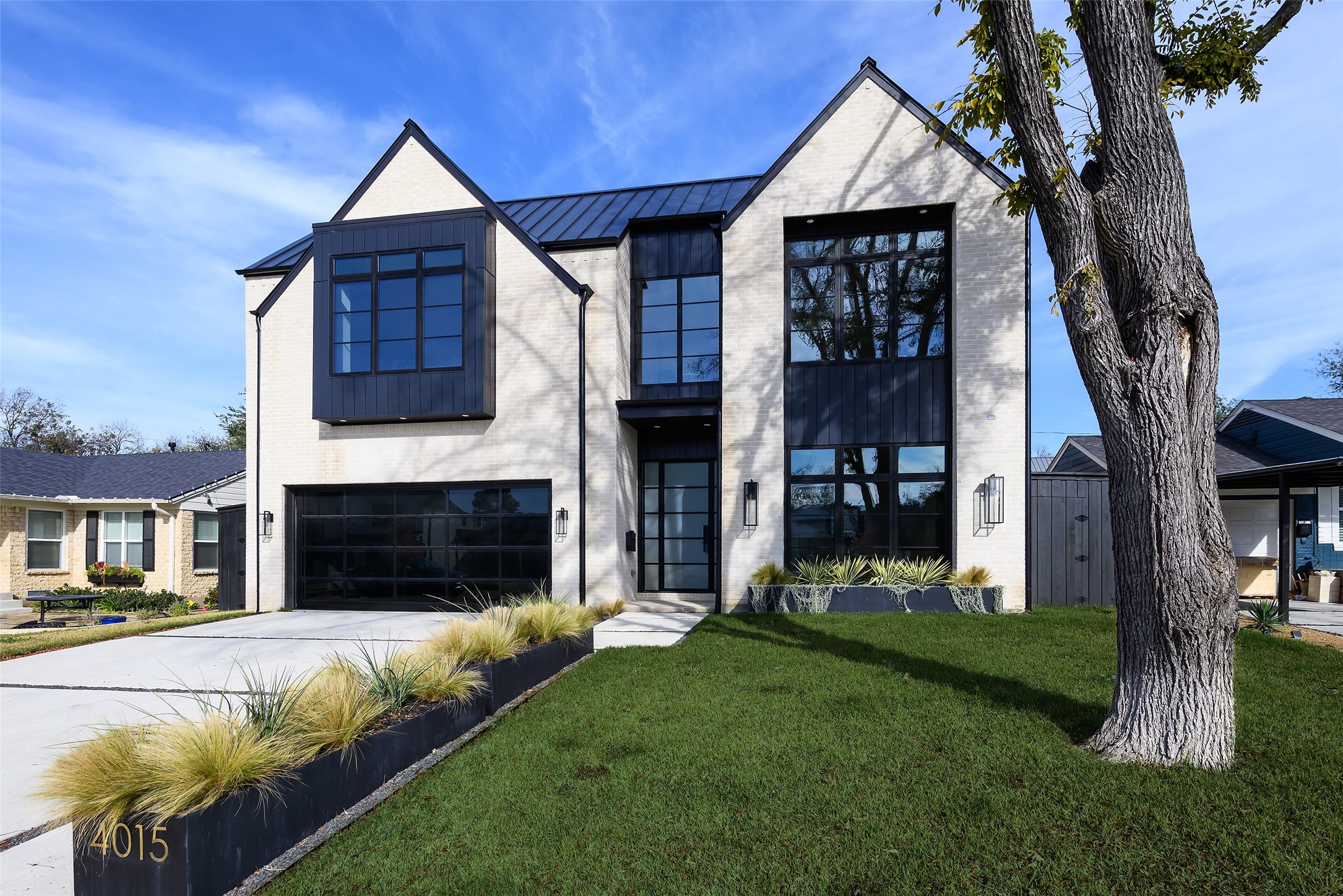 4015 Rochelle Drive