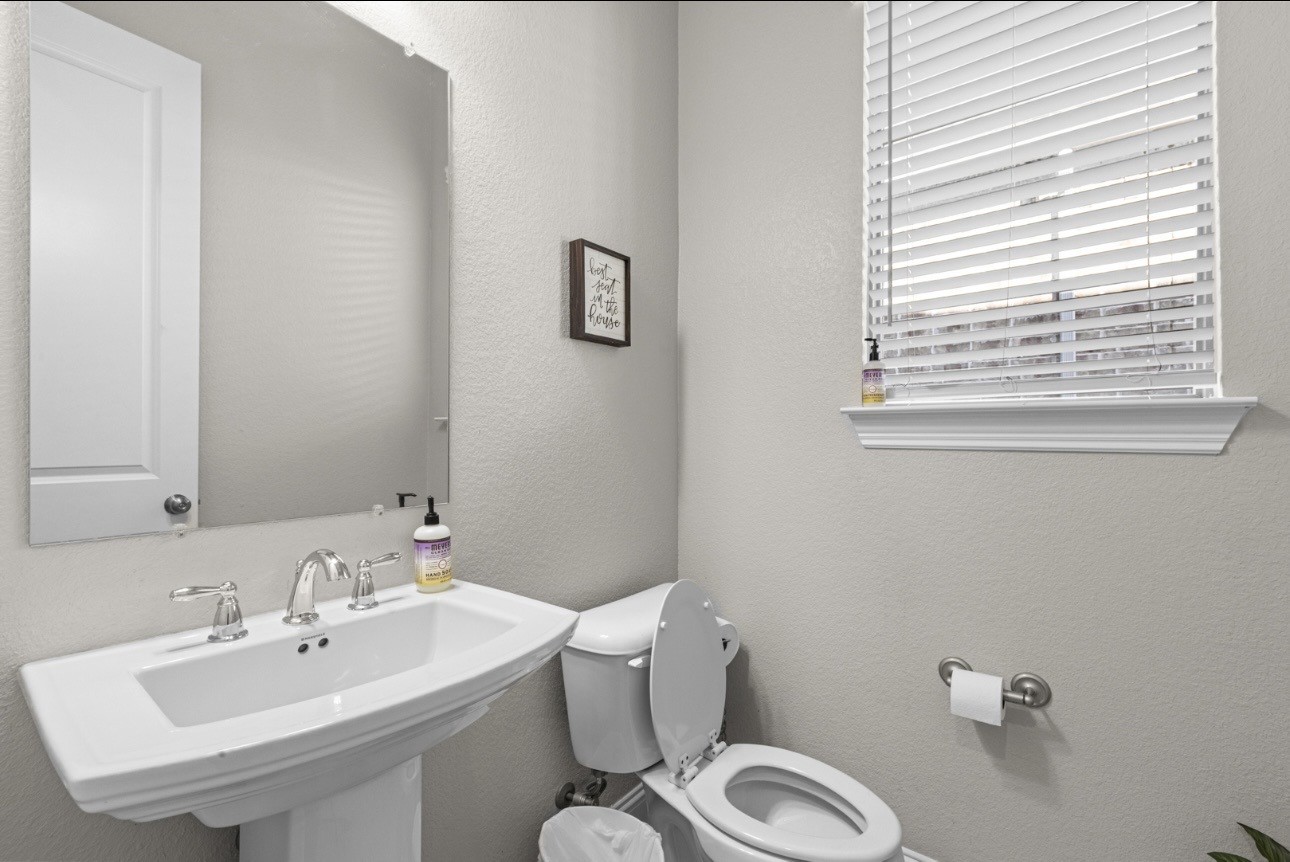 1002 Hunters Creek Drive