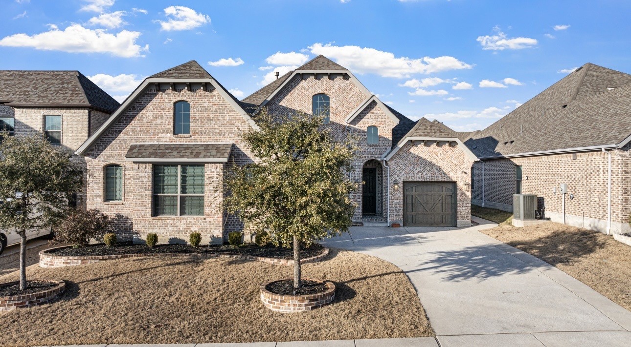 1002 Hunters Creek Drive