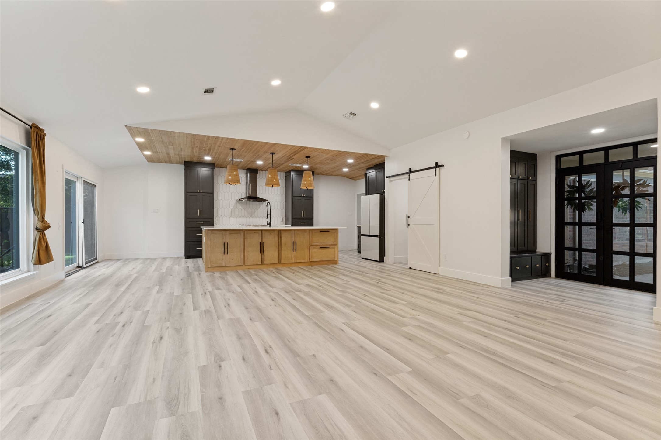 7609 Greenleaf Court