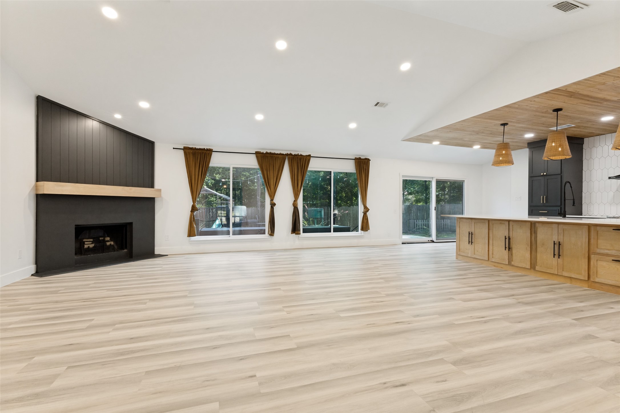 7609 Greenleaf Court