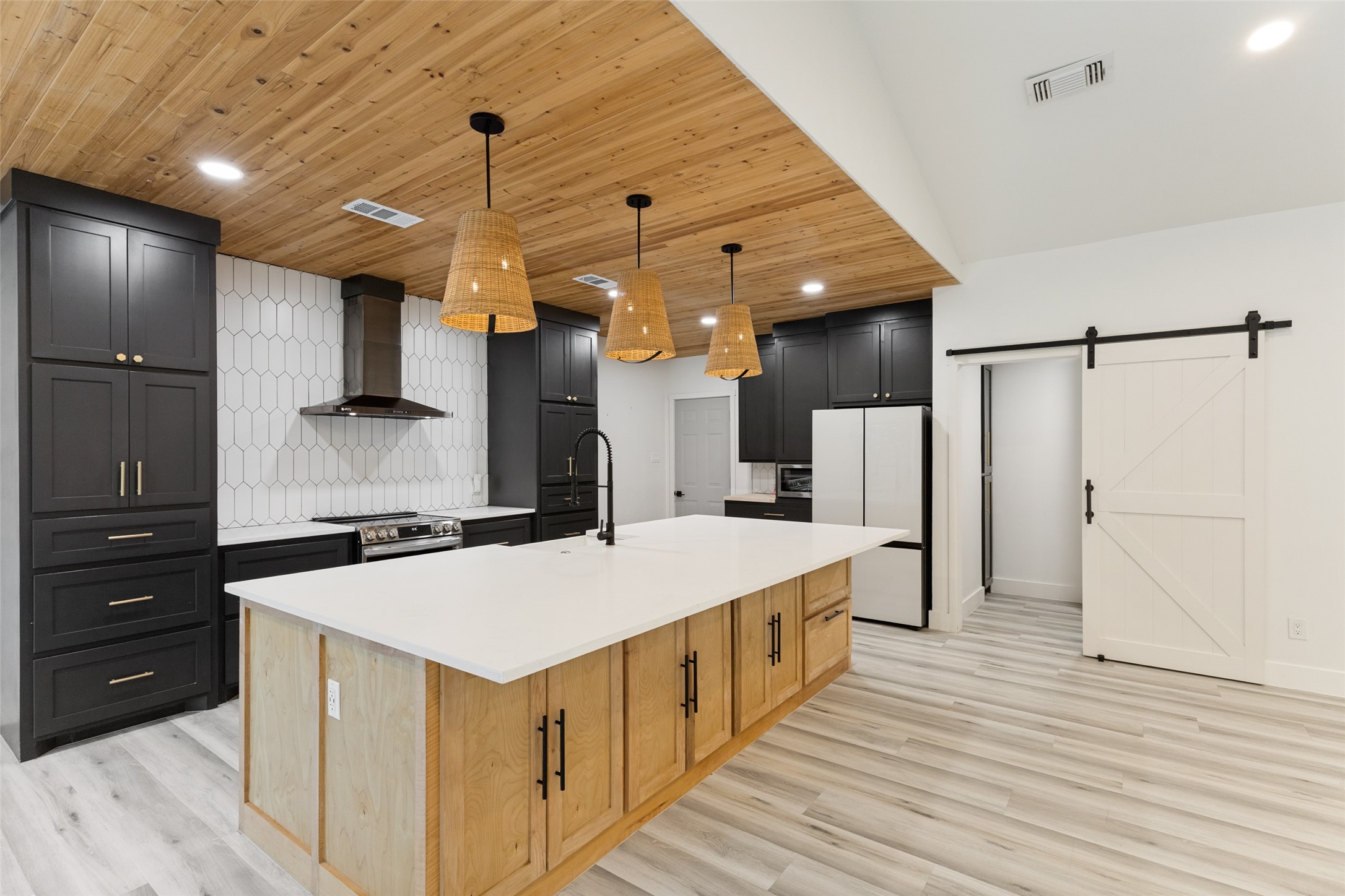 7609 Greenleaf Court