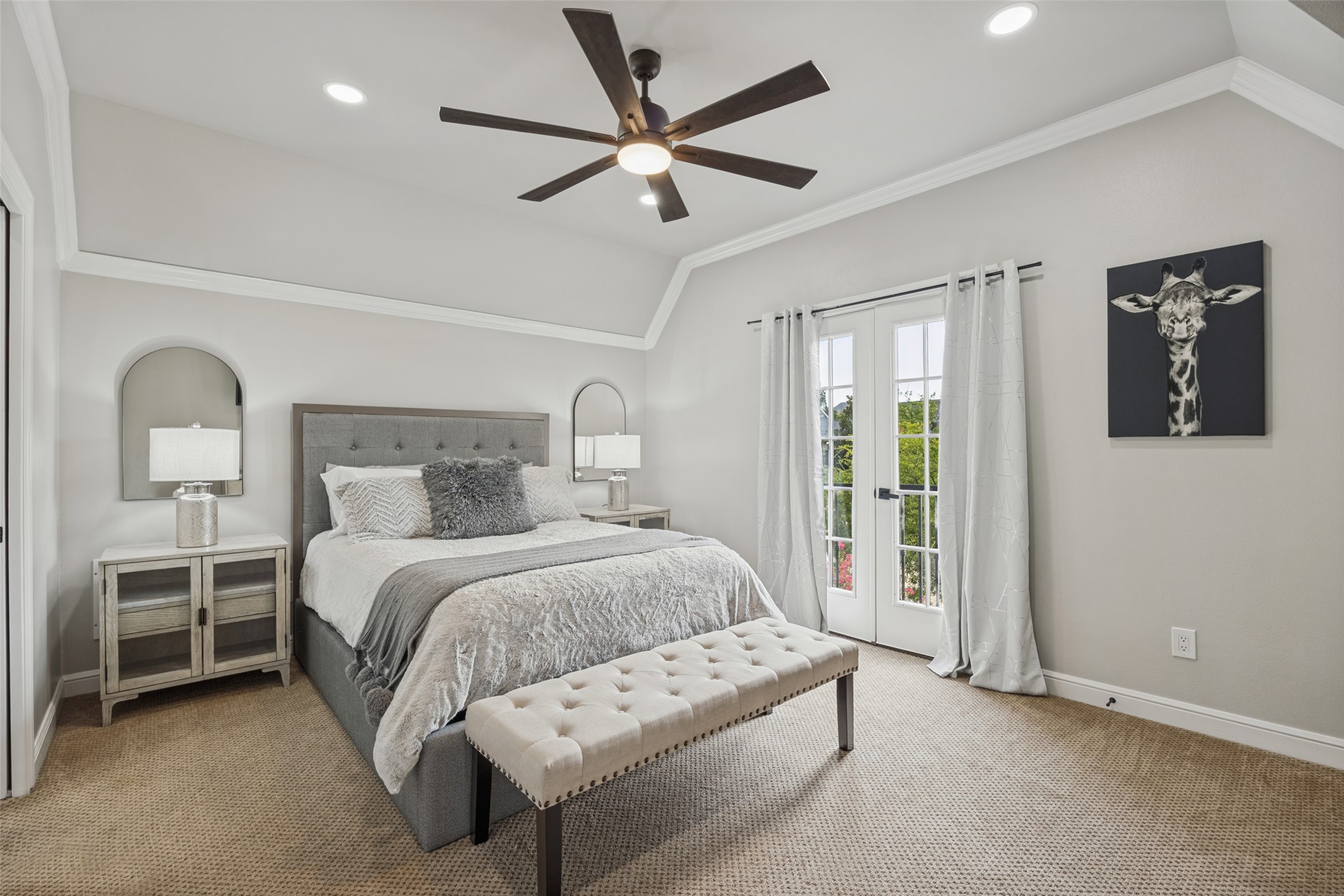 2613 Round Table Boulevard